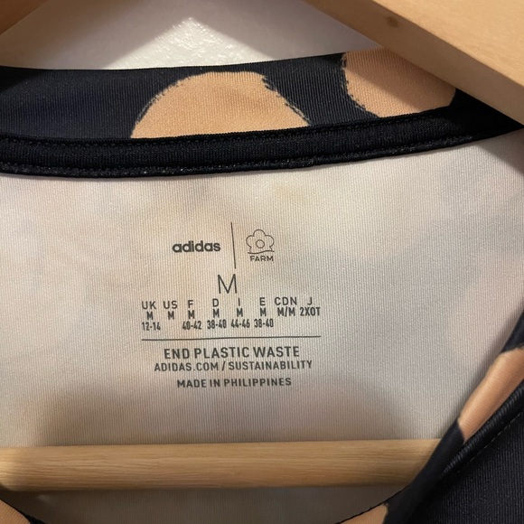 Adidas Farm 🐆 Sleeveless Top - Picture 5 of 8